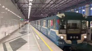 Метропоезд 81-540.7/81-541.7 станция Шушары