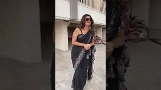 Sexy Bhabhi Black Saree Dance Performance Live Hot 🔥Beautiful Navel Belle Button Show