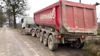 Новый карьер. Красивая выгрузка Поймал камень