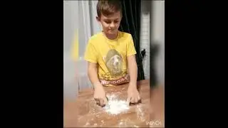 Учащийся 4 А класса Кочубей Артем приготовил зажигательный завтрак для своей мамы