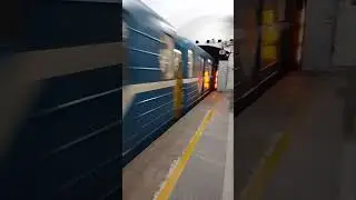 81-540.2-541.2 номерной пришелец прибывает в станцию площадь Александра невского