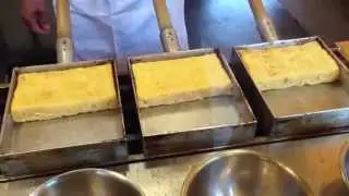 As in Japan make an omelet /  Как в Японии делают омлет