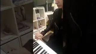 Как скрипачи играют на пианино😜
