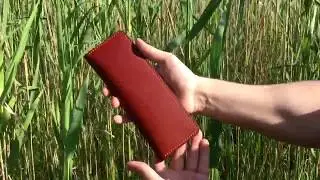 Кожаный кошелек ручной работы из кожи хромового дубления.