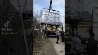 Выгружаем окна краном