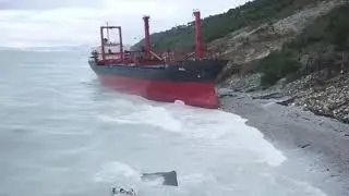 В районе якорной стоянки  Новороссийского порта, сел на мель теплоход Rio.