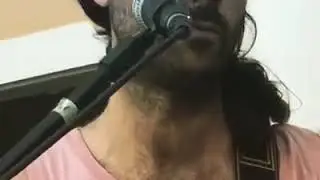 Leandro Vilela na passagem de som da guitarra - Caninana