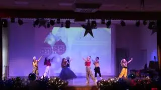 Группа "Смайлики" - К нам приходит Новый год