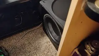Elac 1010 Playing "Bass i Love You"