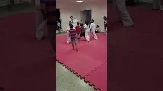 Taekwondo - Levando surra de vários