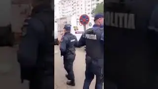 Politisti care profita de haina satului