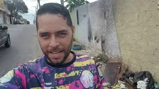 Vejam a falta de educação do povo / DEIXE UM COMENTÁRIO