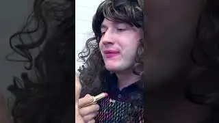 Переоделись в женскую одежду 