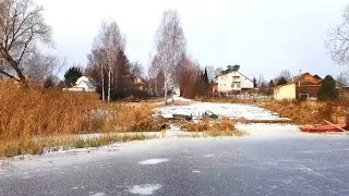 РУССКАЯ ДЕРЕВНЯ У РЕКИ ЗИМОЙ