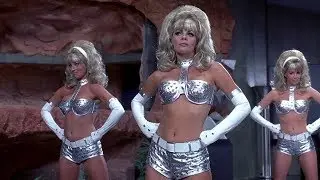 Austin Powers International Man Of Mystery: Fembots.