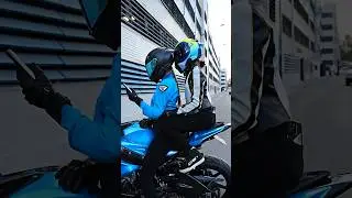 как научить пассажира не играть в дятла? 