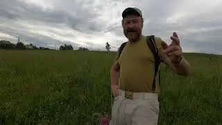 Мы охотники за удачей, птицей цвета ультра-марин. Дед-Шурави вспомнил любимую песню своей юности