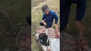 Шашлык машлык высоко в горах 