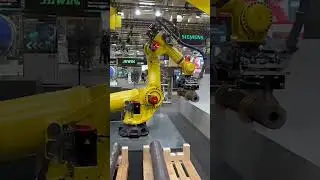 Heavy Parts? No Problem. 💪 Meet the FANUC M-950iA/500 at EMO Hannover!