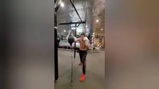 @Lowtiergod how you use a fucking standing light bag & how you box.