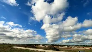 Мы не видим движения, лишь стоп-кадр.