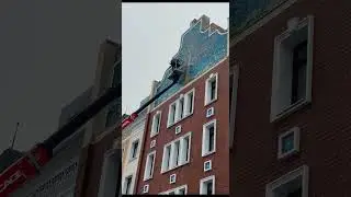 Исторический момент! Набор мозаики на фасаде Института iSpring  