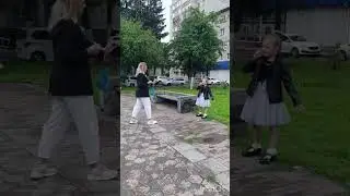 Варя готовит поздравление ко Дню Семьи 👨‍👩‍👧🎶