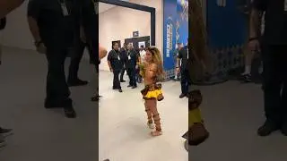 iconic 🍍 