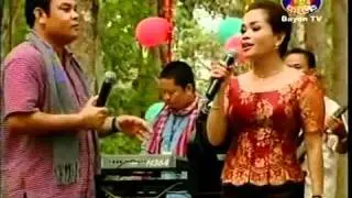 Him Sivorn sing in Khmer/Cham (April 2011)