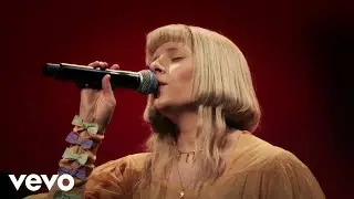 AURORA - Runaway (Live Performance)