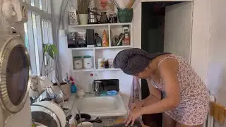 Разделала форель, засолила/ Подстригли Славу/ В любимой игровой