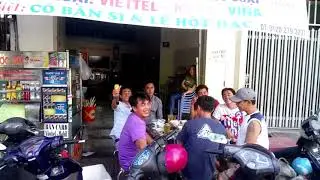Тет 2018. Караоке и пиво на улице Ton That Tùng.