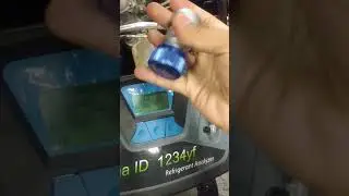 Using a Ultima ID 1234yf Refrigerant Analyzer