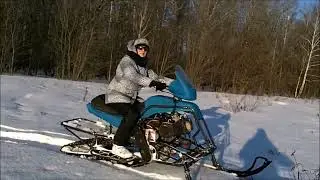 катался с супругой на снегоходах через лес, поля и горки