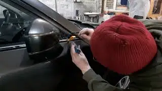 Mazda CX 5 - Разборка дверей, снятие молдингов стекла и дверных карт.