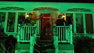 Dark Shadows Reviews Mini Outdoor Halloween Display!
