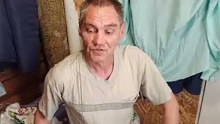 Андрей, живет в дом - интернате для инвалидов. Вышивает гладью.