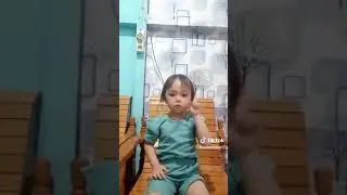 sikecil (gwen) hobbi joget kalau dengar musik.