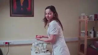 Beginning of the massage  Apply hot massage oil for body