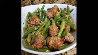 Receta de ejotes con salchicha italiana.