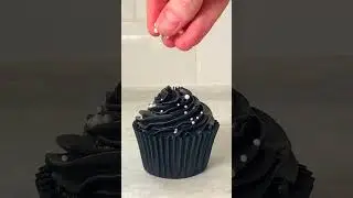 Lesbian Flag Cupcake to celebrate pride month! #pridemonth #lgbtqia
