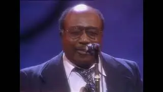 Man does some scattin', gets booed at the Apollo