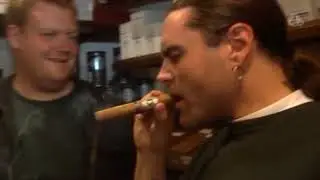 Meningen med livet  - Testar Cigarr