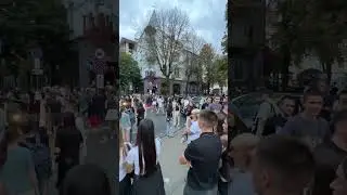 Органи затримали чоловіка в центрі міста який поводив себе агресивно і неадекватно