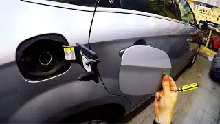 Removing the fuel filler cap on a Ford Mondeo (2007-2014)