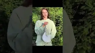Сумка белая на плечо со стежкой
