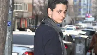 Saçlarını taramıssın sarı renge boyamıssın
