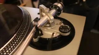 How To#01 Fingersnaps Media Arts w/DJ Lamont. Calibrating Your Turntable