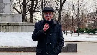 Памятник переменчивой истории