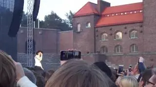 Håkan Hellström om sonens betyg på fars låt / Valborg (live @ Stadion, Stockholm 2017.06.09)